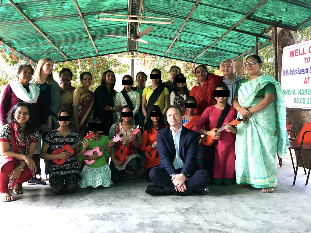 group-photo-w-swedish-ambassador-at-large